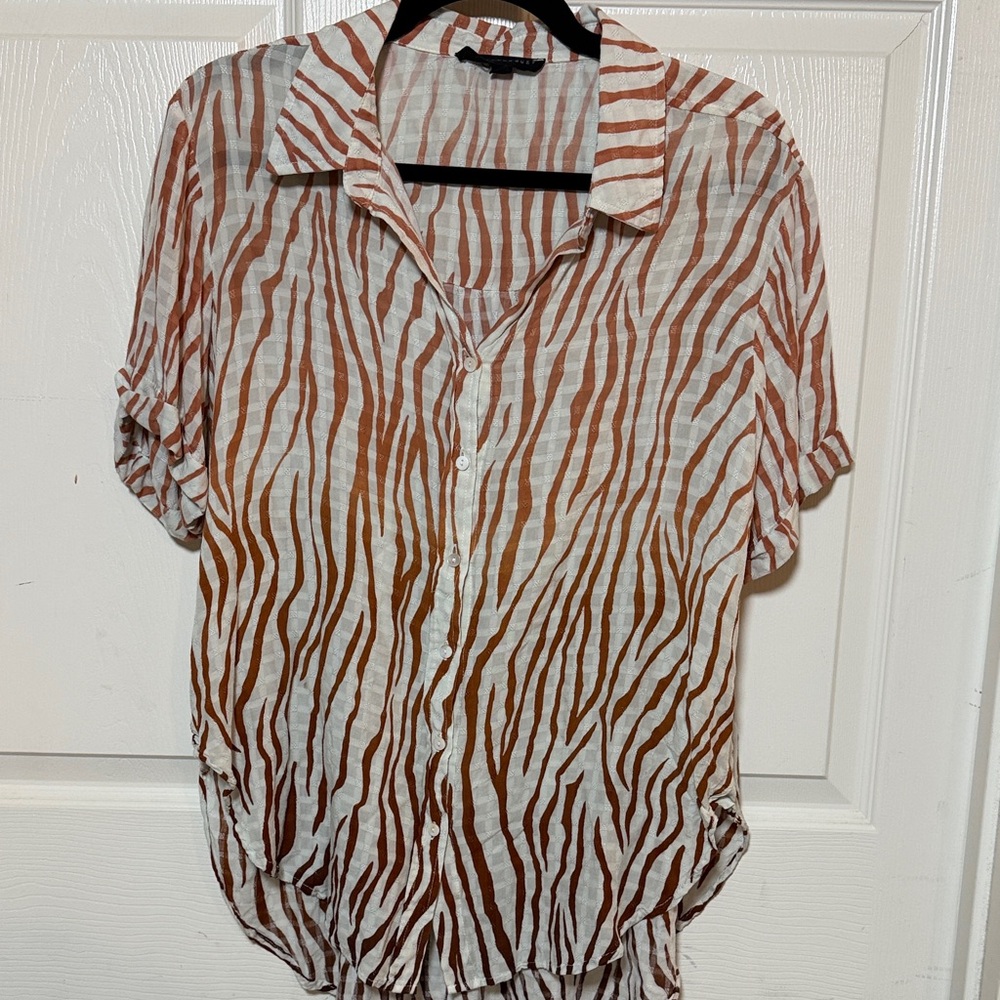 Jane and Delancey White and Brown Zebra-Stripe Button-Down Shirt. Size Large